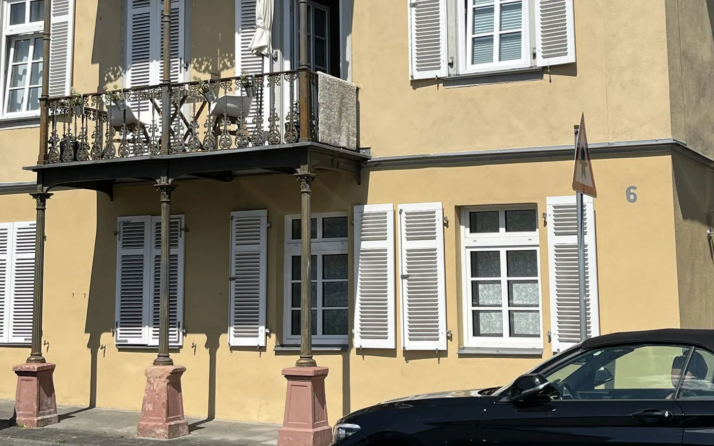 E-CHECK E-Mobilität - Altbau mit Fahrzeug &middot; Elektro Busch GmbH