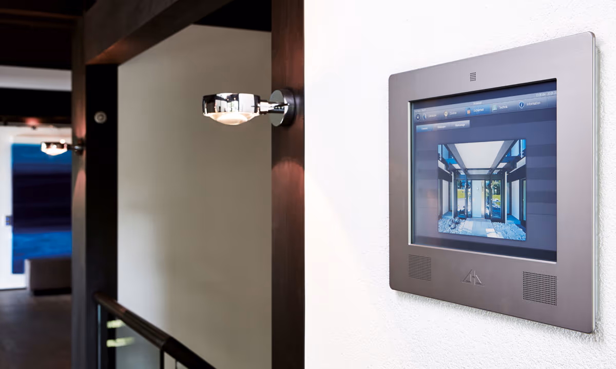 Qualität - Türsprechstation mit Smart-Home Panel &middot; Elektro Busch 